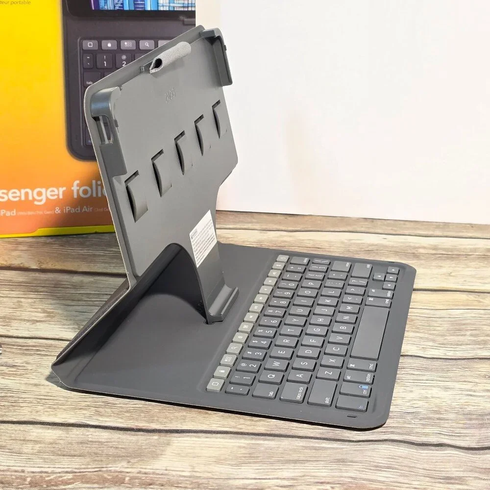 Zagg Messenger Folio 2 For iPad/iPad Air Bluetooth Keyboard Case - Black